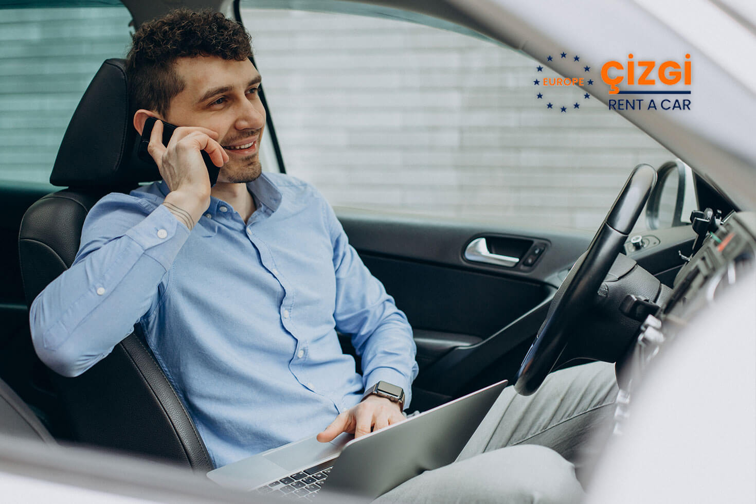 Praktische Lösung für den Autovermietungstransport